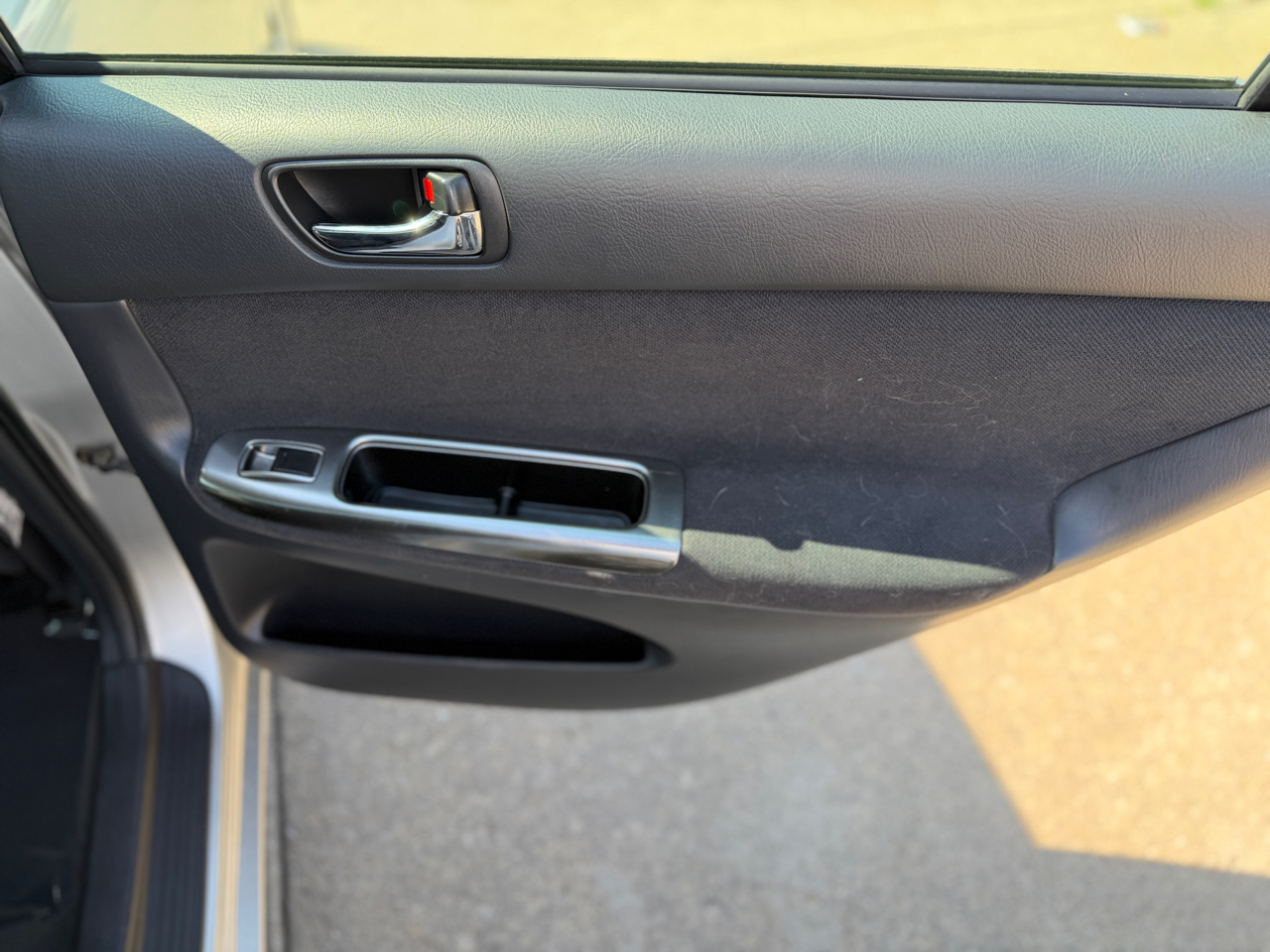 2004 Toyota Camry SE V6 photo 16