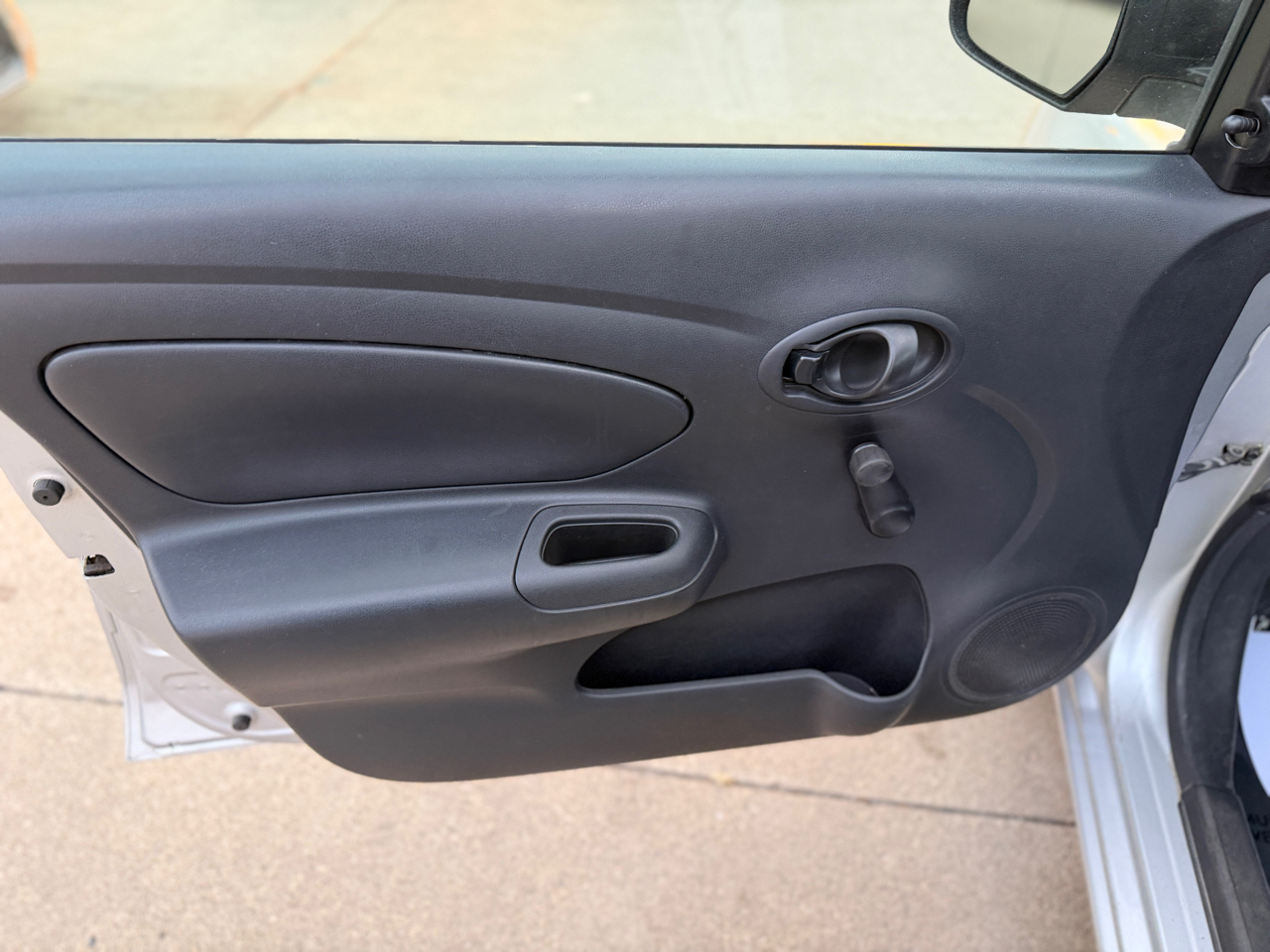 Nissan Versa 1.6 Base Sedan 2012 Nissan Versa 1.6 Base Sedan 2012