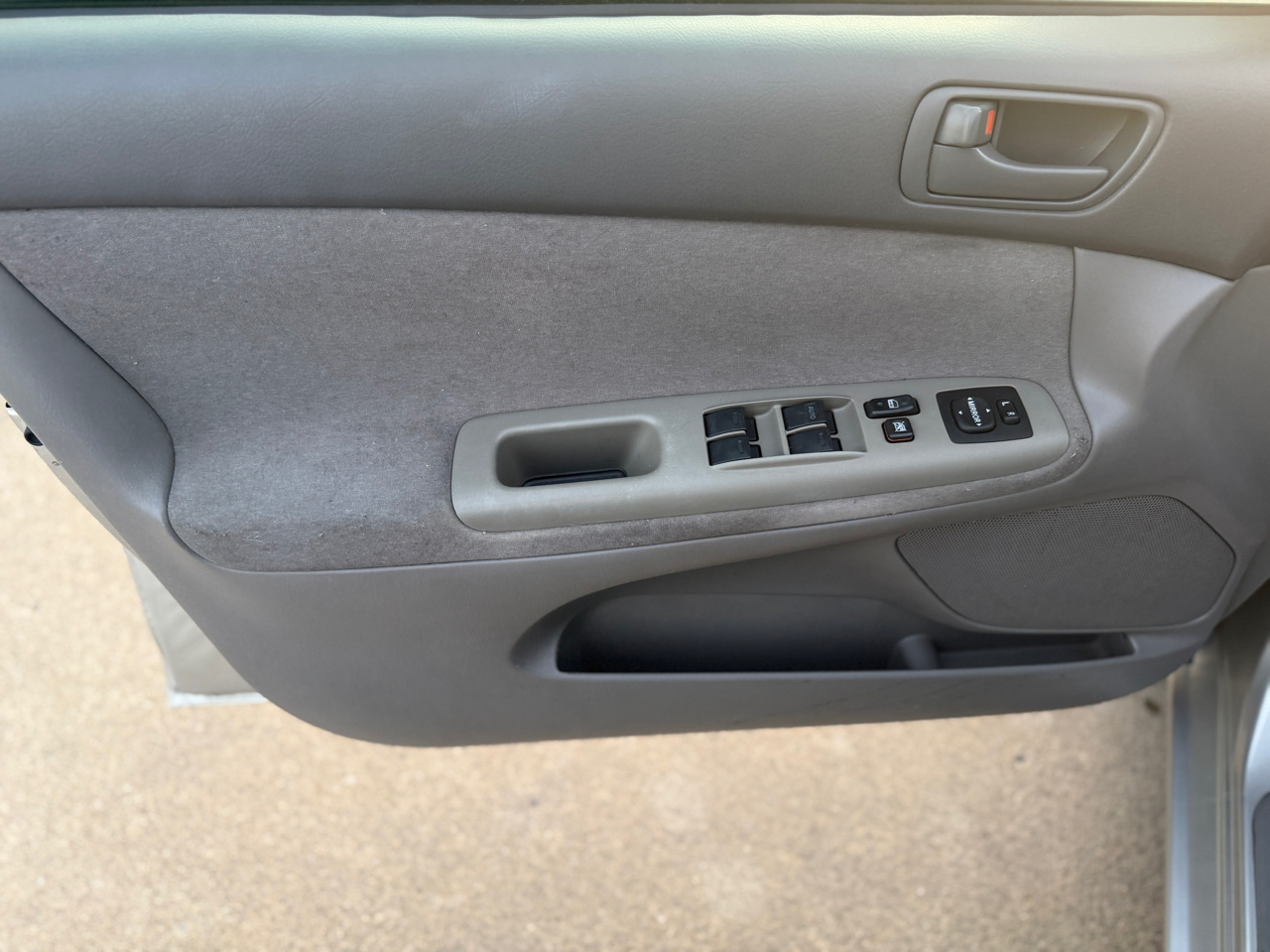 Toyota Camry LE V6 2004