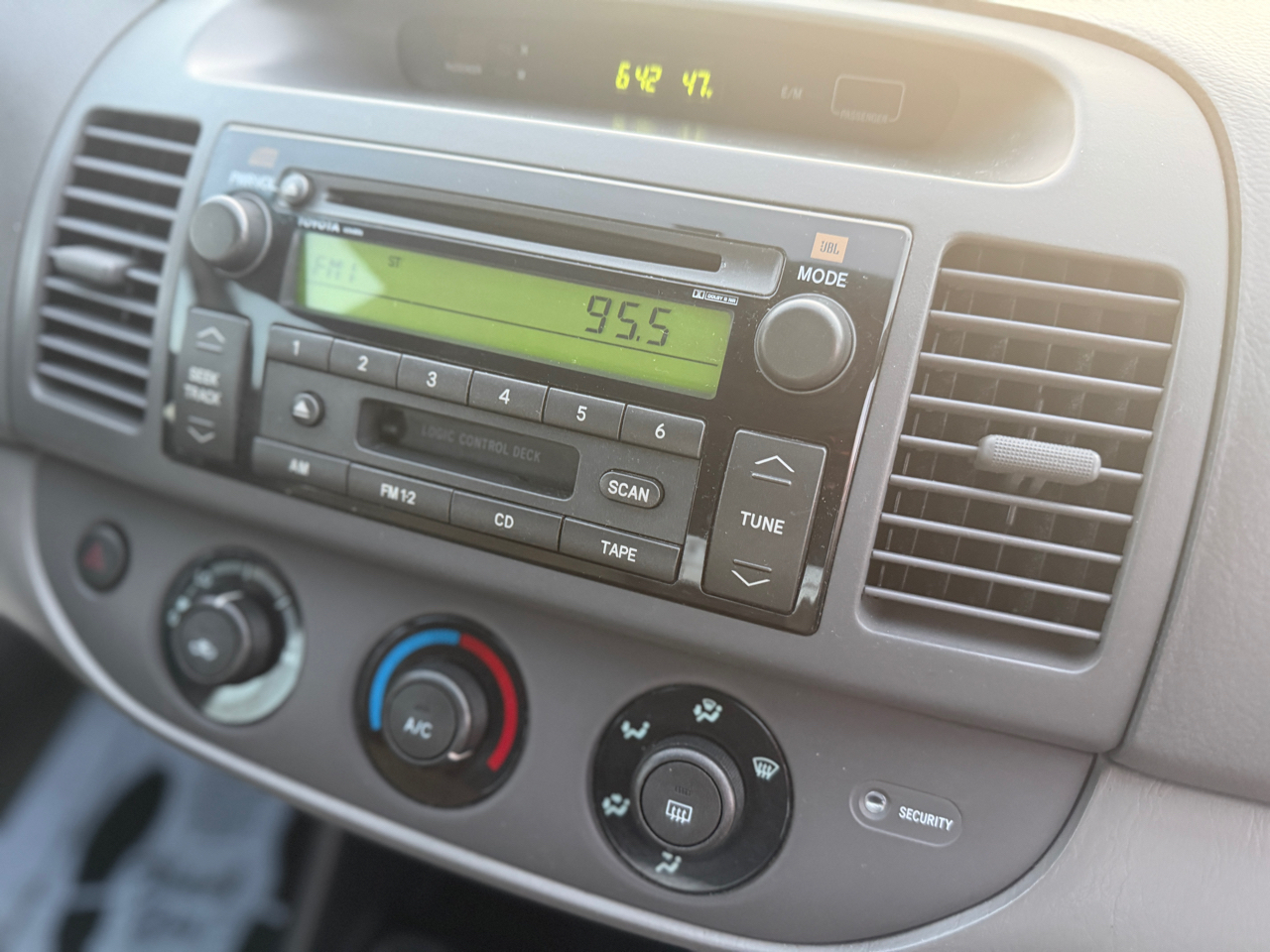 Toyota Camry LE V6 2004