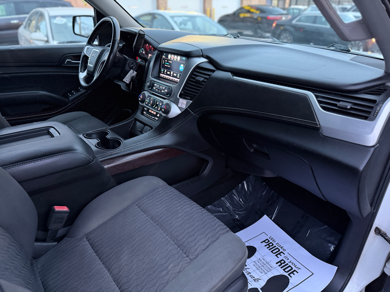 GMC Yukon SLE 4WD 2017