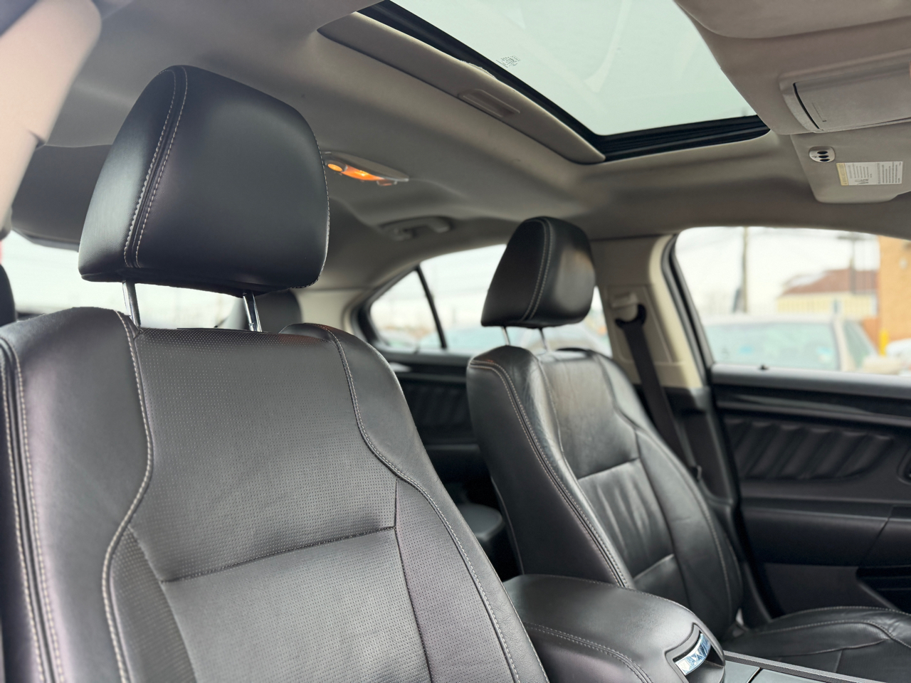 Ford Taurus Limited 2011