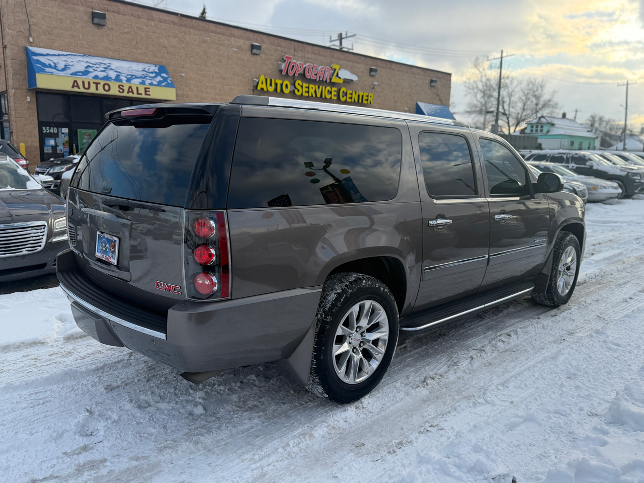GMC Yukon Denali XL 4WD 2012