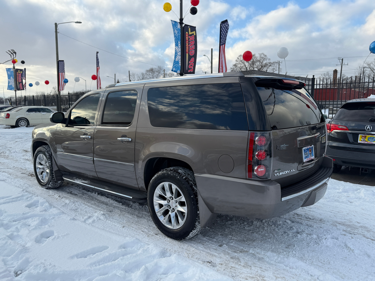 GMC Yukon Denali XL 4WD 2012