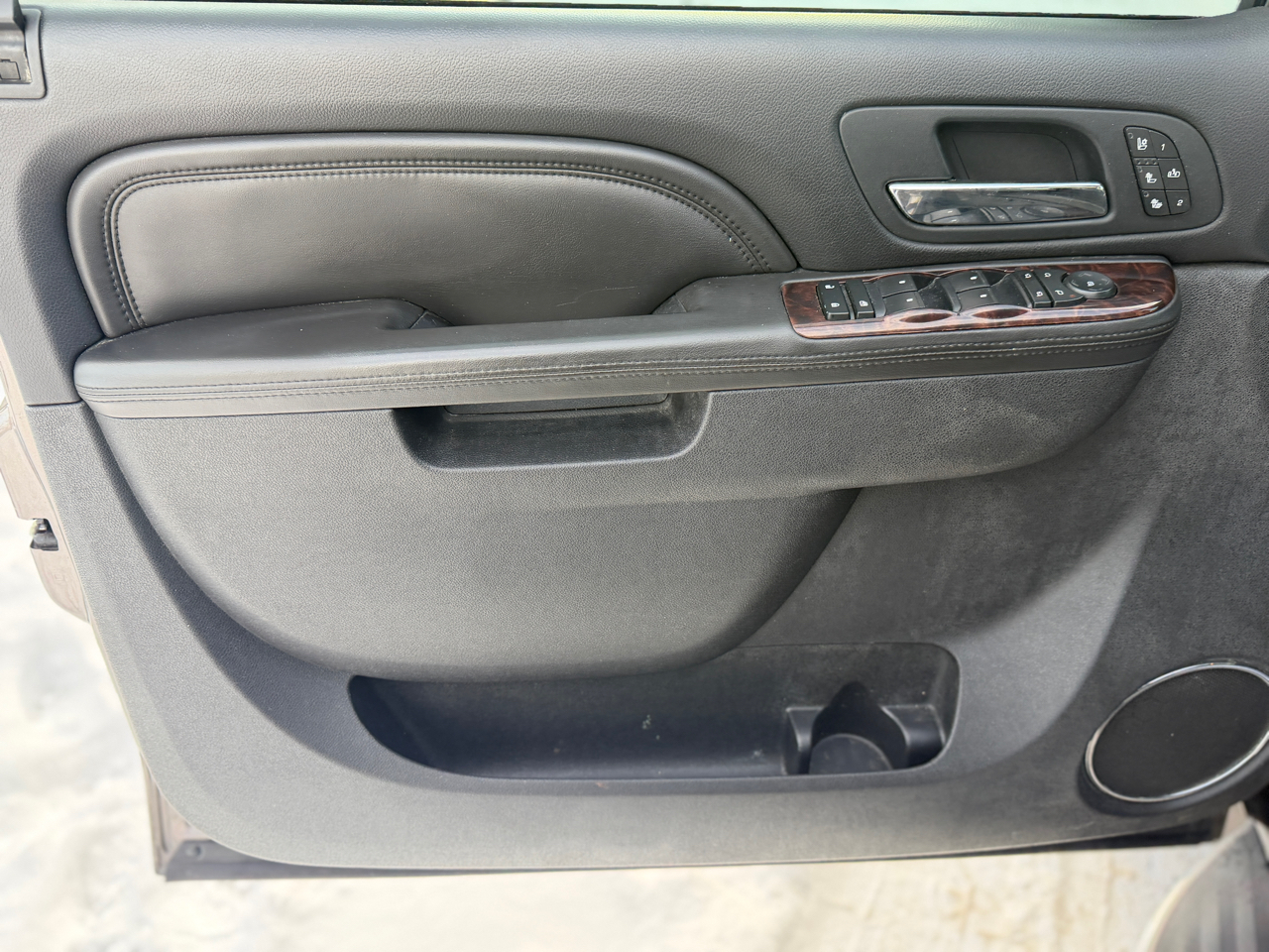 GMC Yukon Denali XL 4WD 2012