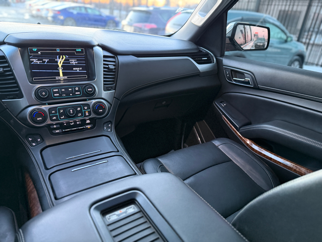 Chevrolet Suburban Premier 4WD 2017