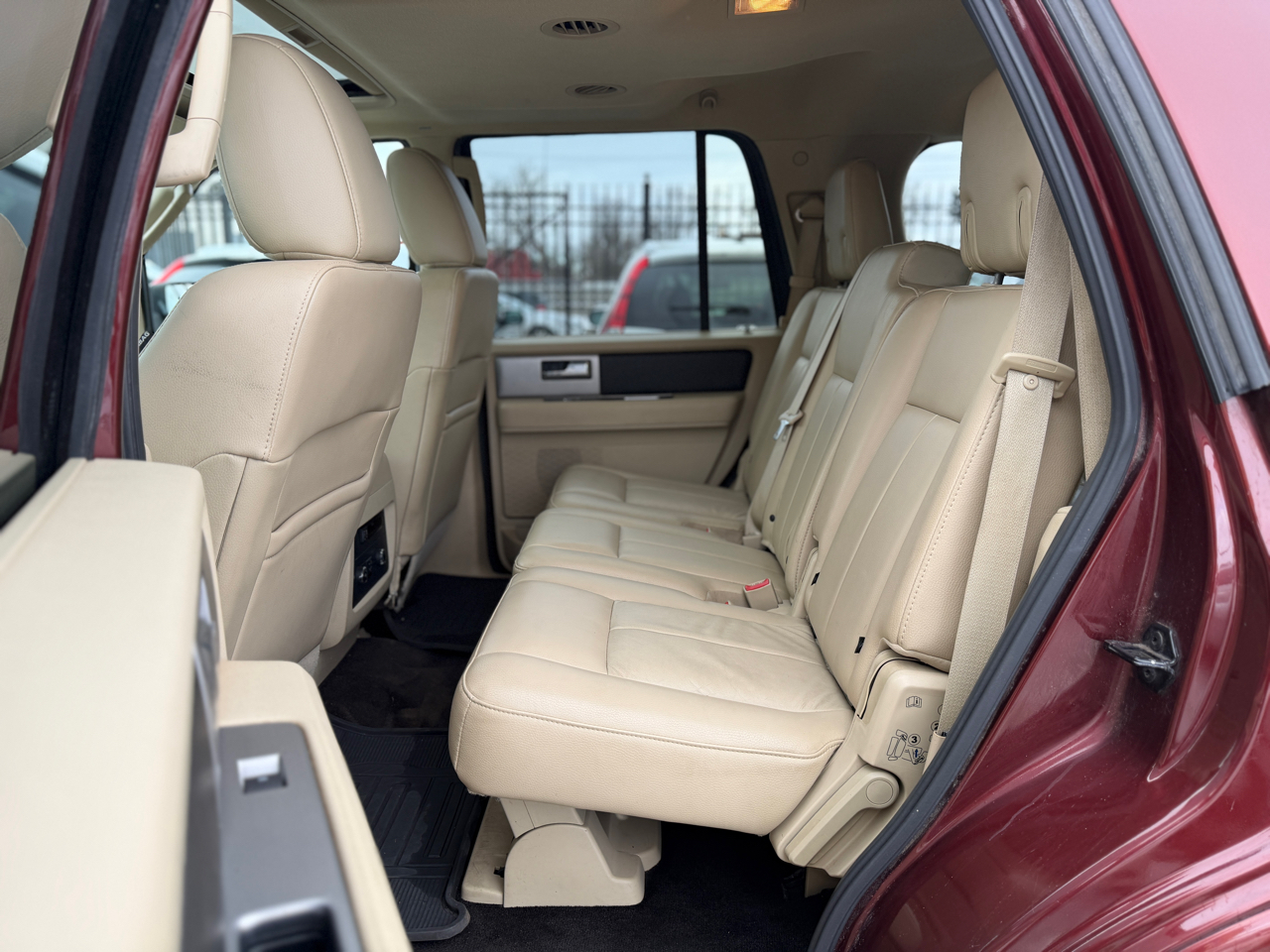 Ford Expedition XLT 4WD 2016