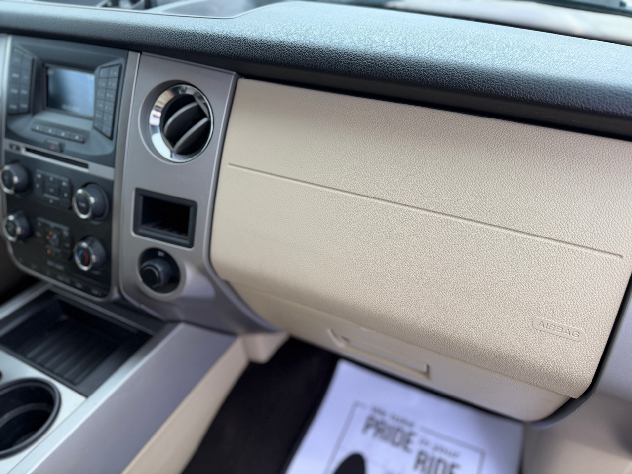 Ford Expedition XLT 4WD 2016