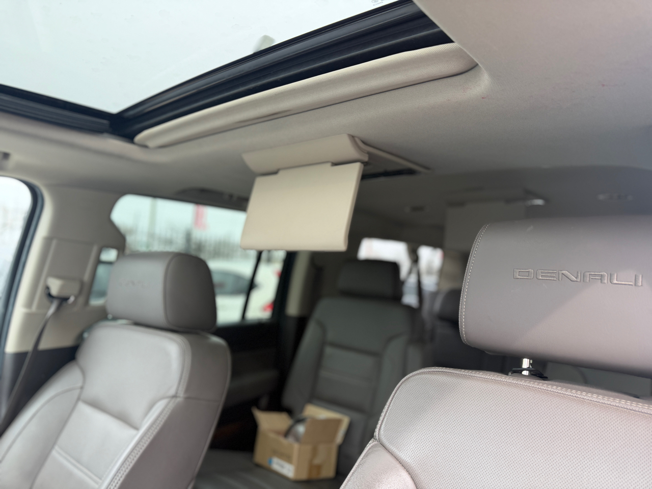 GMC Yukon Denali XL 4WD 2015