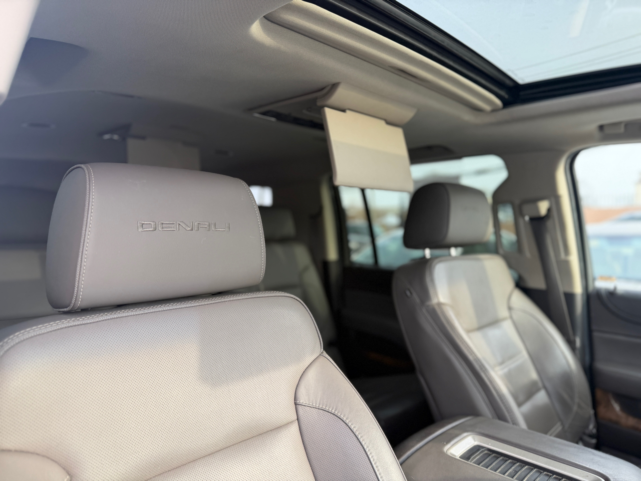 GMC Yukon Denali XL 4WD 2015