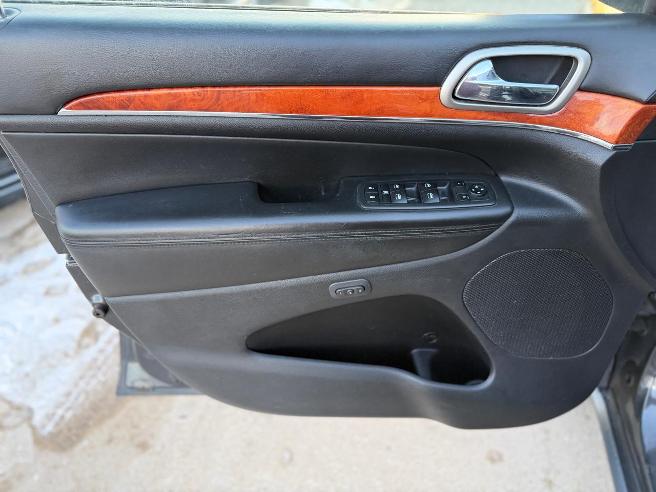 Jeep Grand Cherokee Overland 4WD 2011