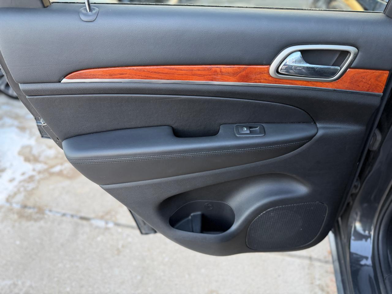 Jeep Grand Cherokee Overland 4WD 2011