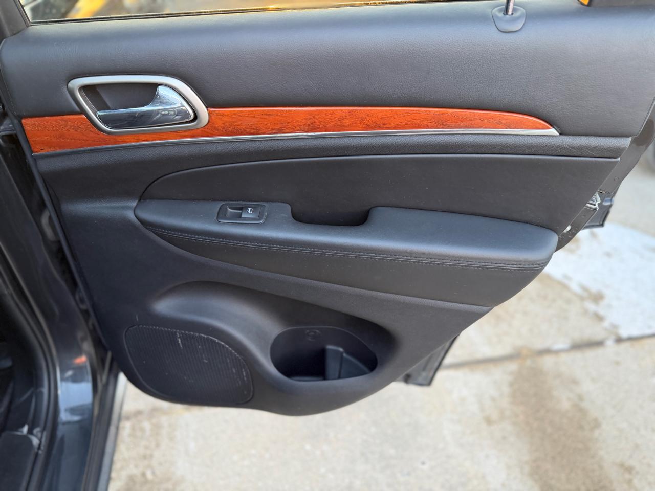 Jeep Grand Cherokee Overland 4WD 2011