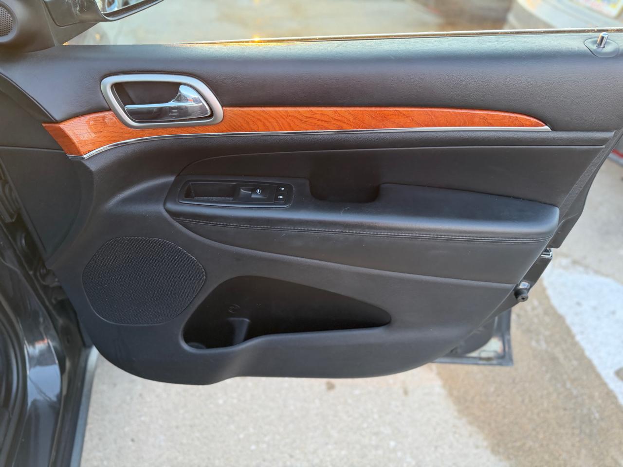 Jeep Grand Cherokee Overland 4WD 2011