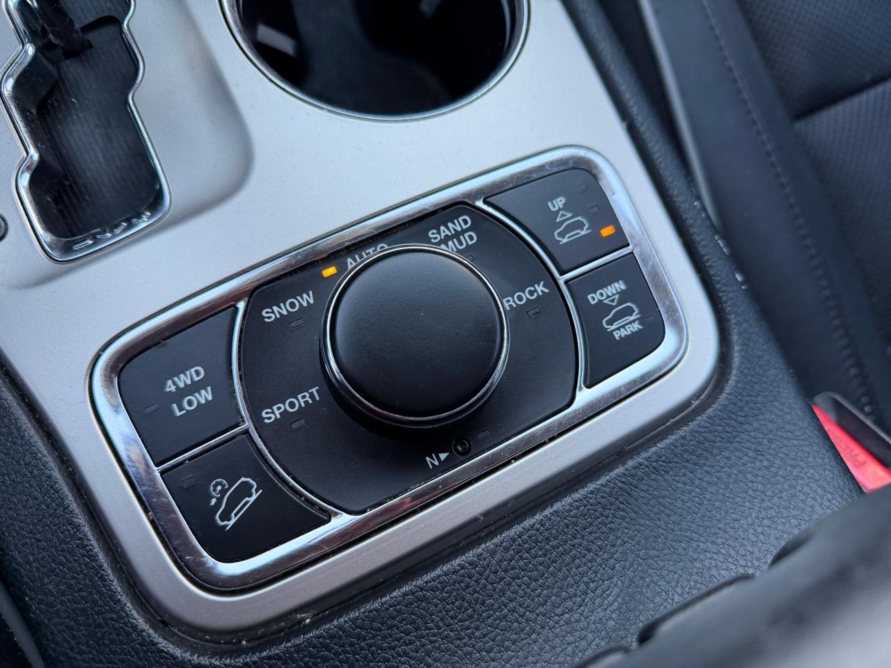 Jeep Grand Cherokee Overland 4WD 2011