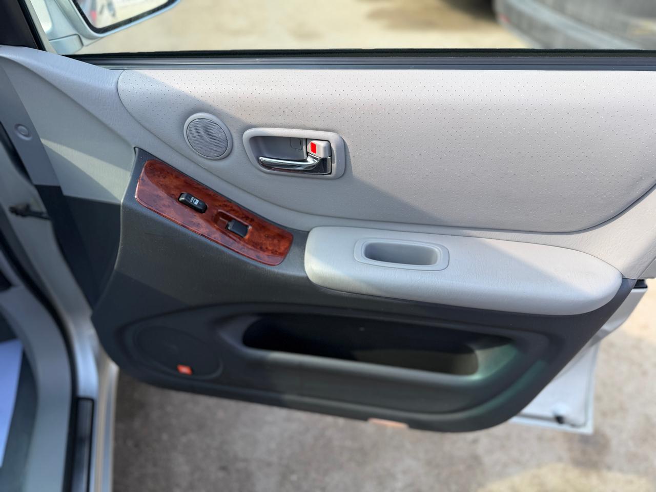 Toyota Highlander Limited V6 4WD 2005