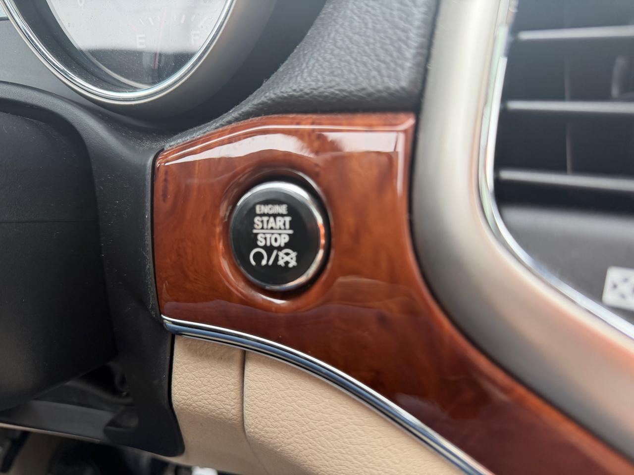 Jeep Grand Cherokee Limited 4WD 2011