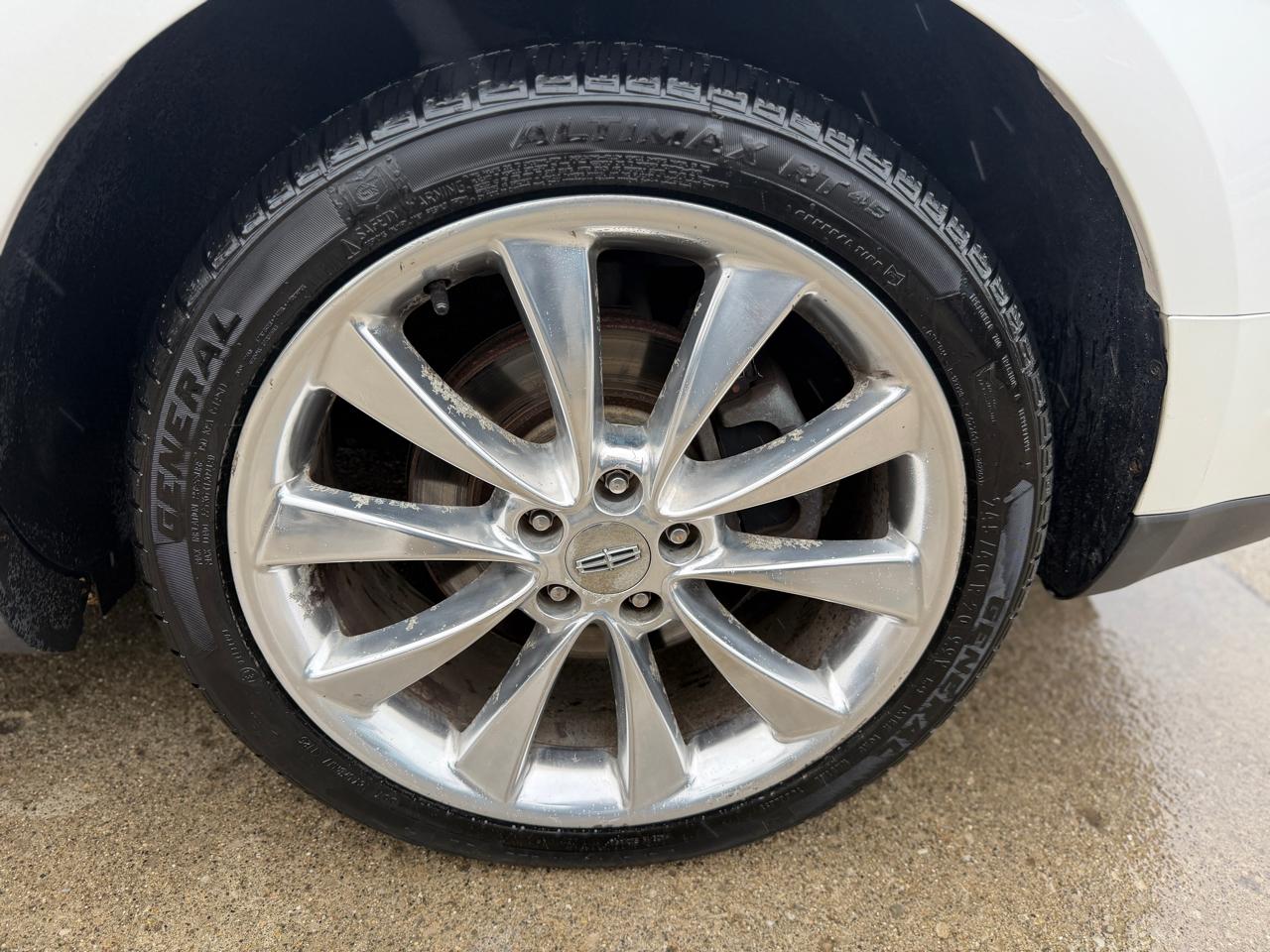 Lincoln MKT 3.5L with EcoBoost AWD 2012