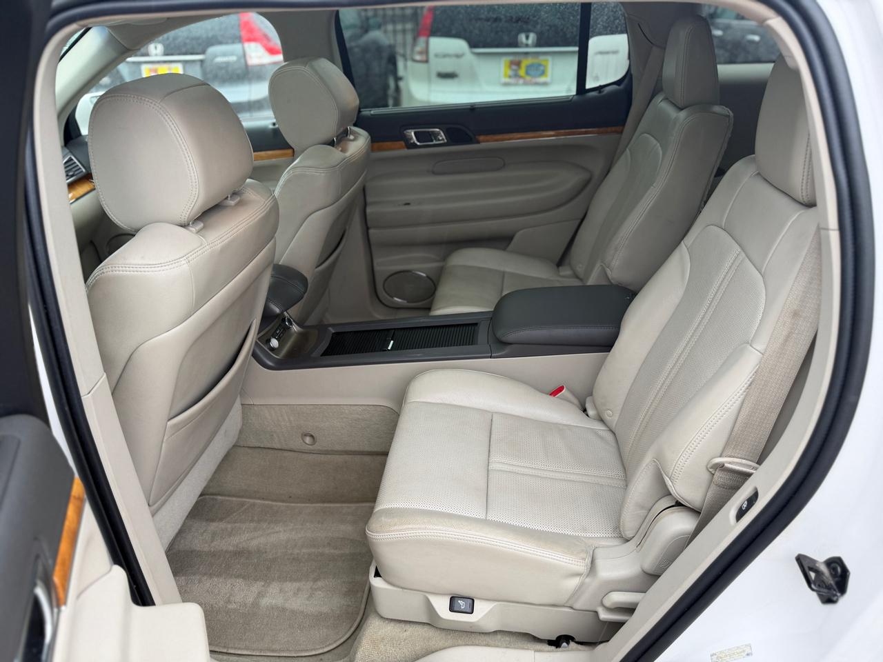 Lincoln MKT 3.5L with EcoBoost AWD 2012