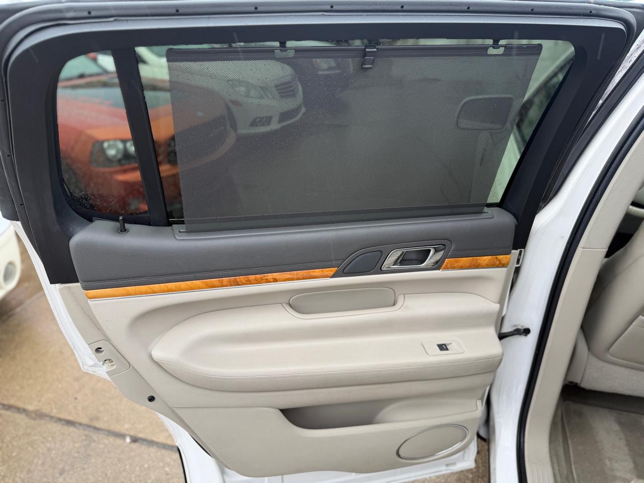 Lincoln MKT 3.5L with EcoBoost AWD 2012