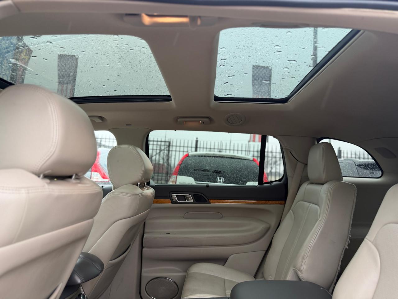 Lincoln MKT 3.5L with EcoBoost AWD 2012