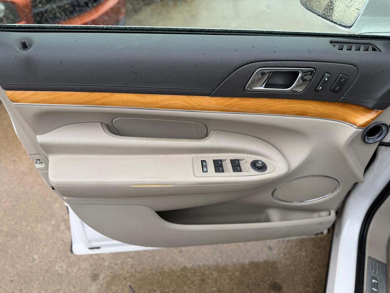 Lincoln MKT 3.5L with EcoBoost AWD 2012