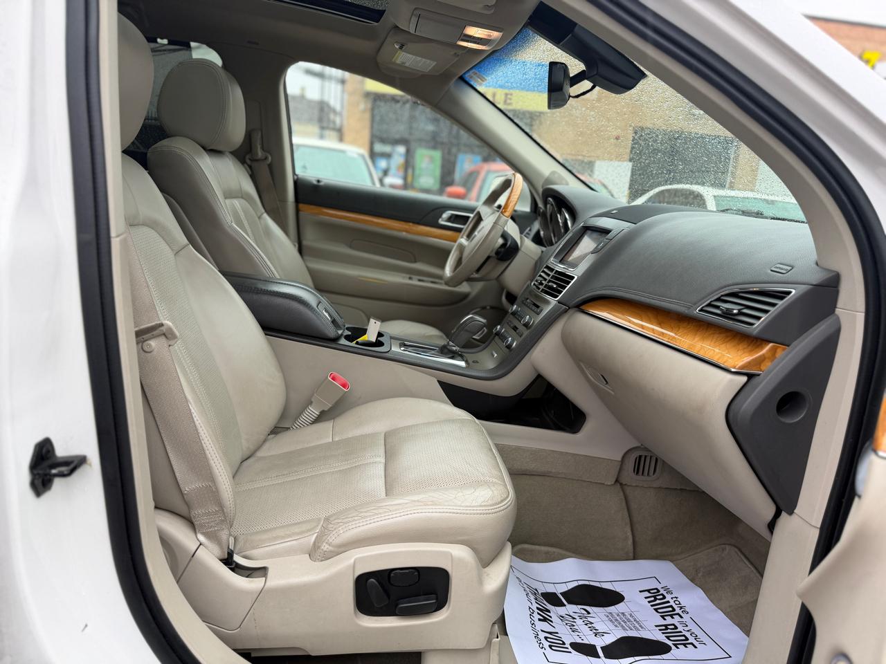 Lincoln MKT 3.5L with EcoBoost AWD 2012