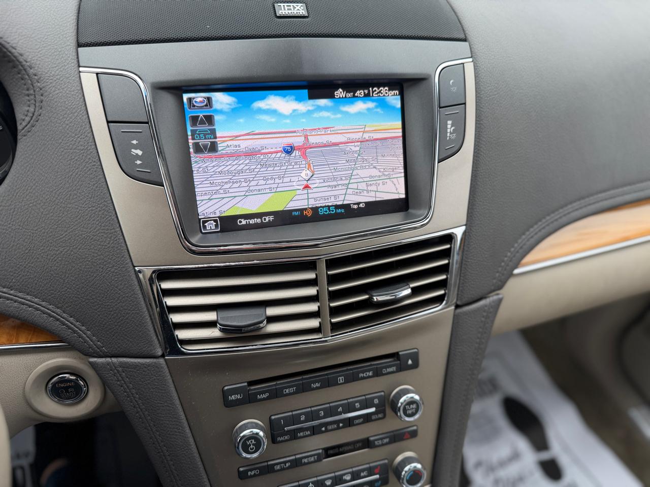 Lincoln MKT 3.5L with EcoBoost AWD 2012