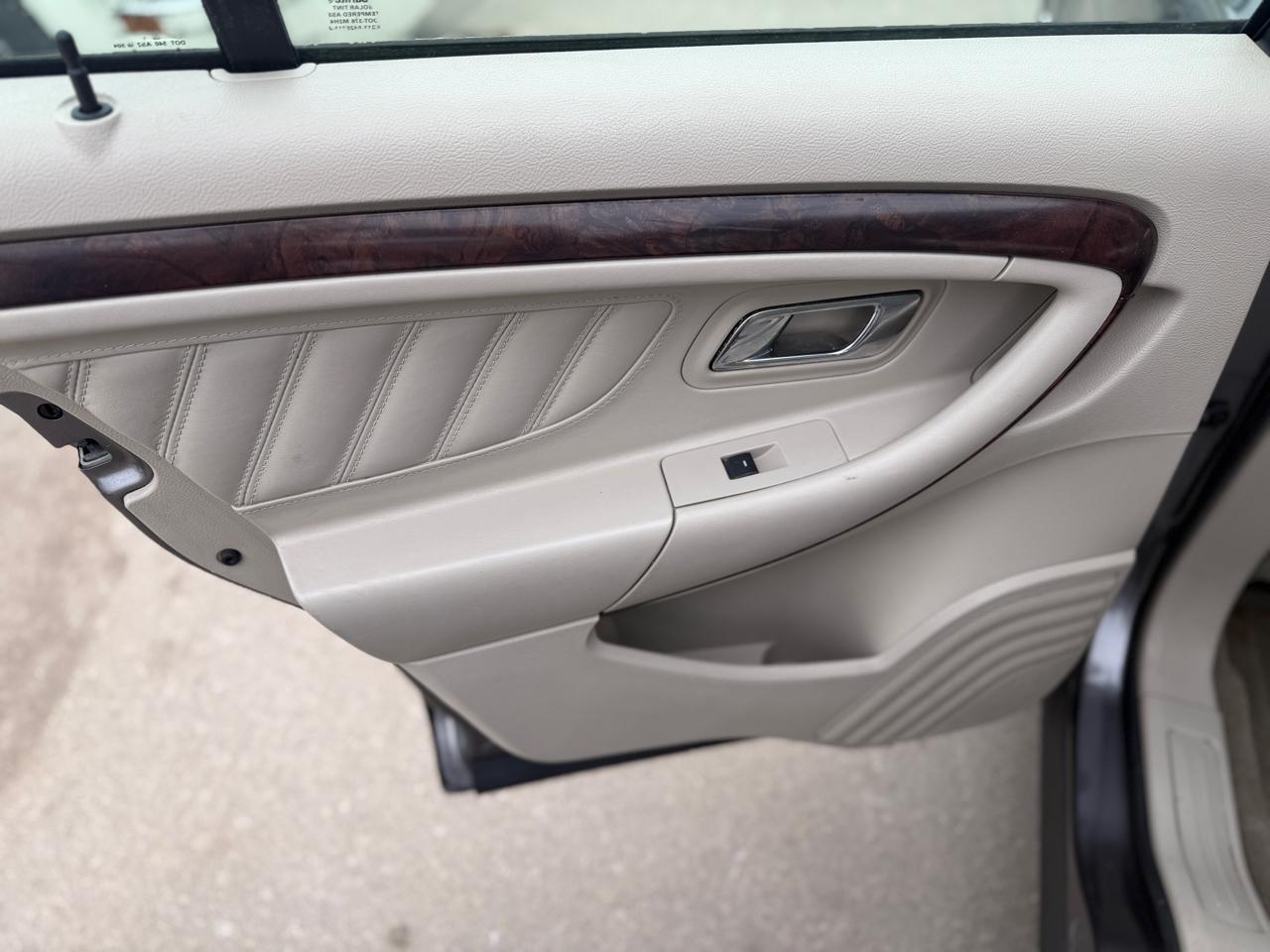 Ford Taurus Limited 4D Sedan 2012