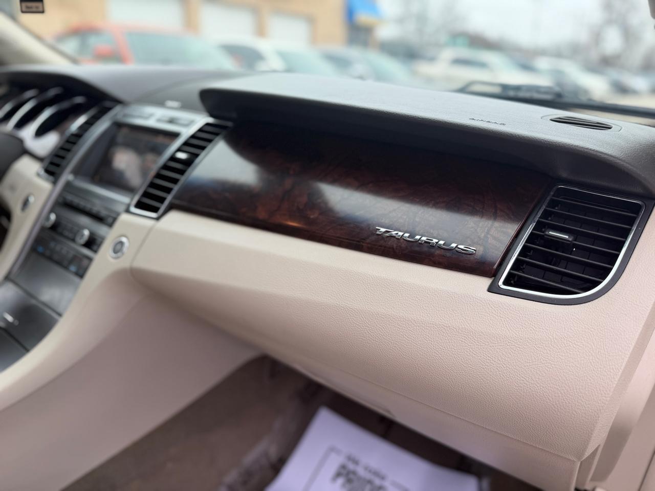 Ford Taurus Limited 4D Sedan 2012