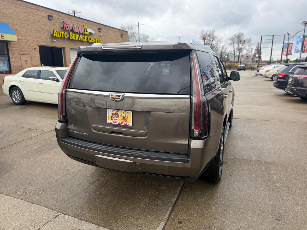 Cadillac Escalade Luxury 4WD 2015