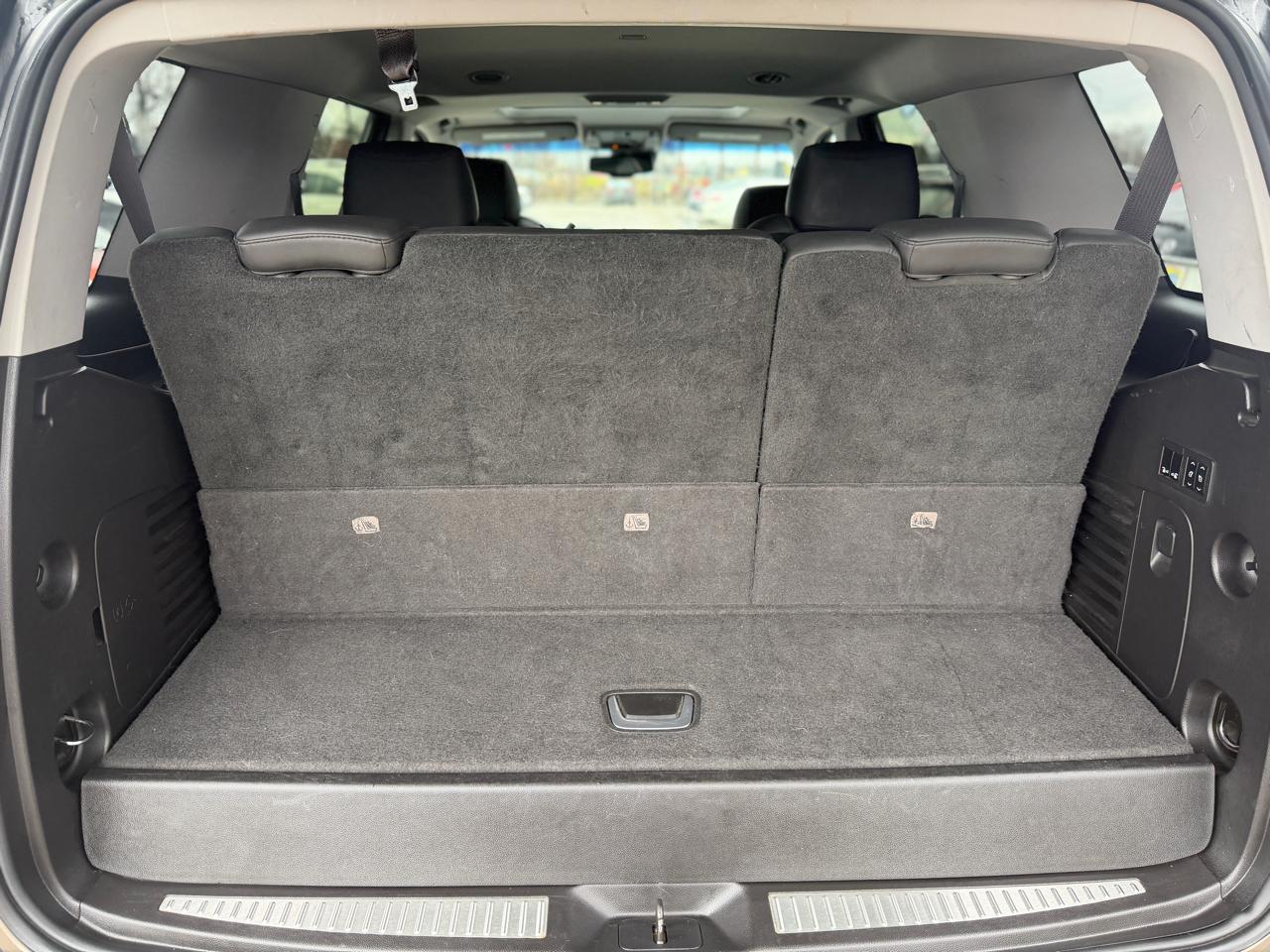 Cadillac Escalade Luxury 4WD 2015