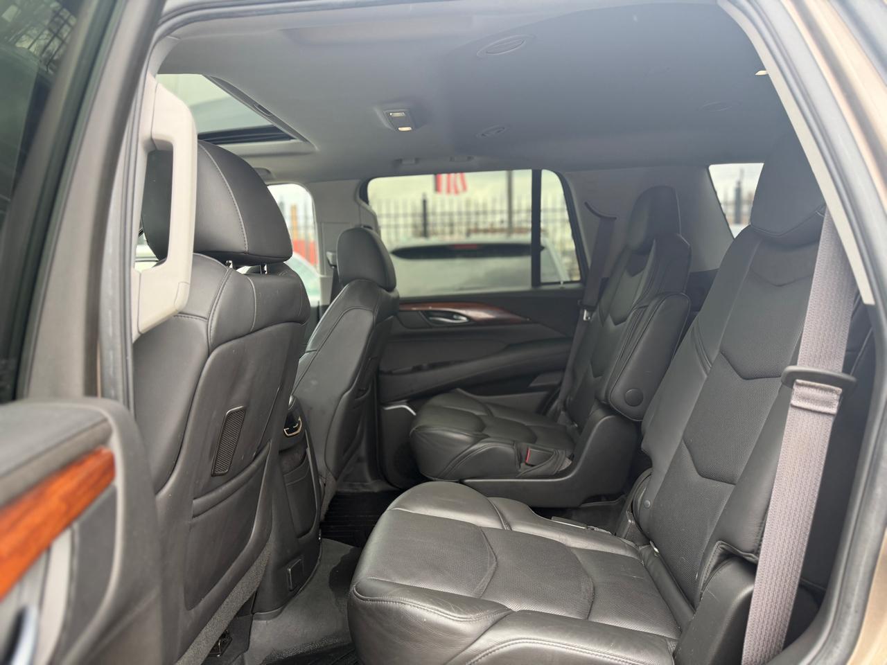 Cadillac Escalade Luxury 4WD 2015