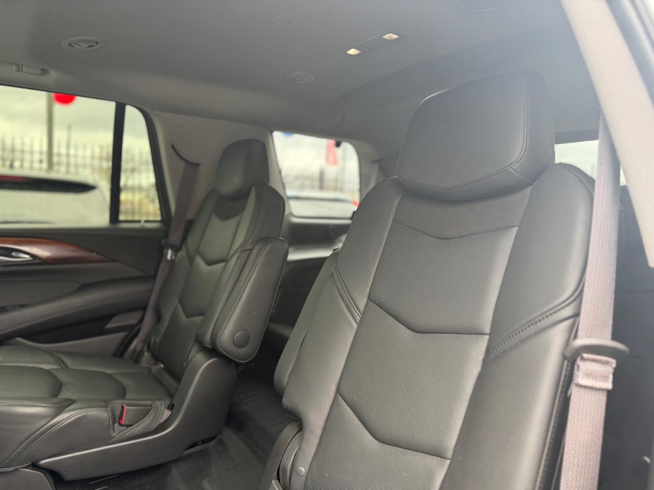 Cadillac Escalade Luxury 4WD 2015