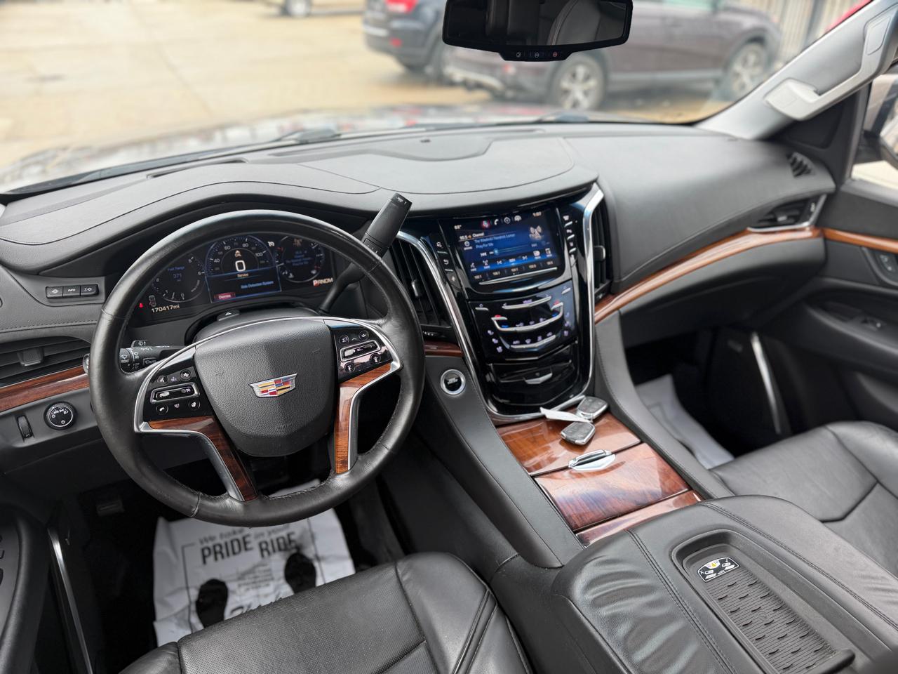 Cadillac Escalade Luxury 4WD 2015