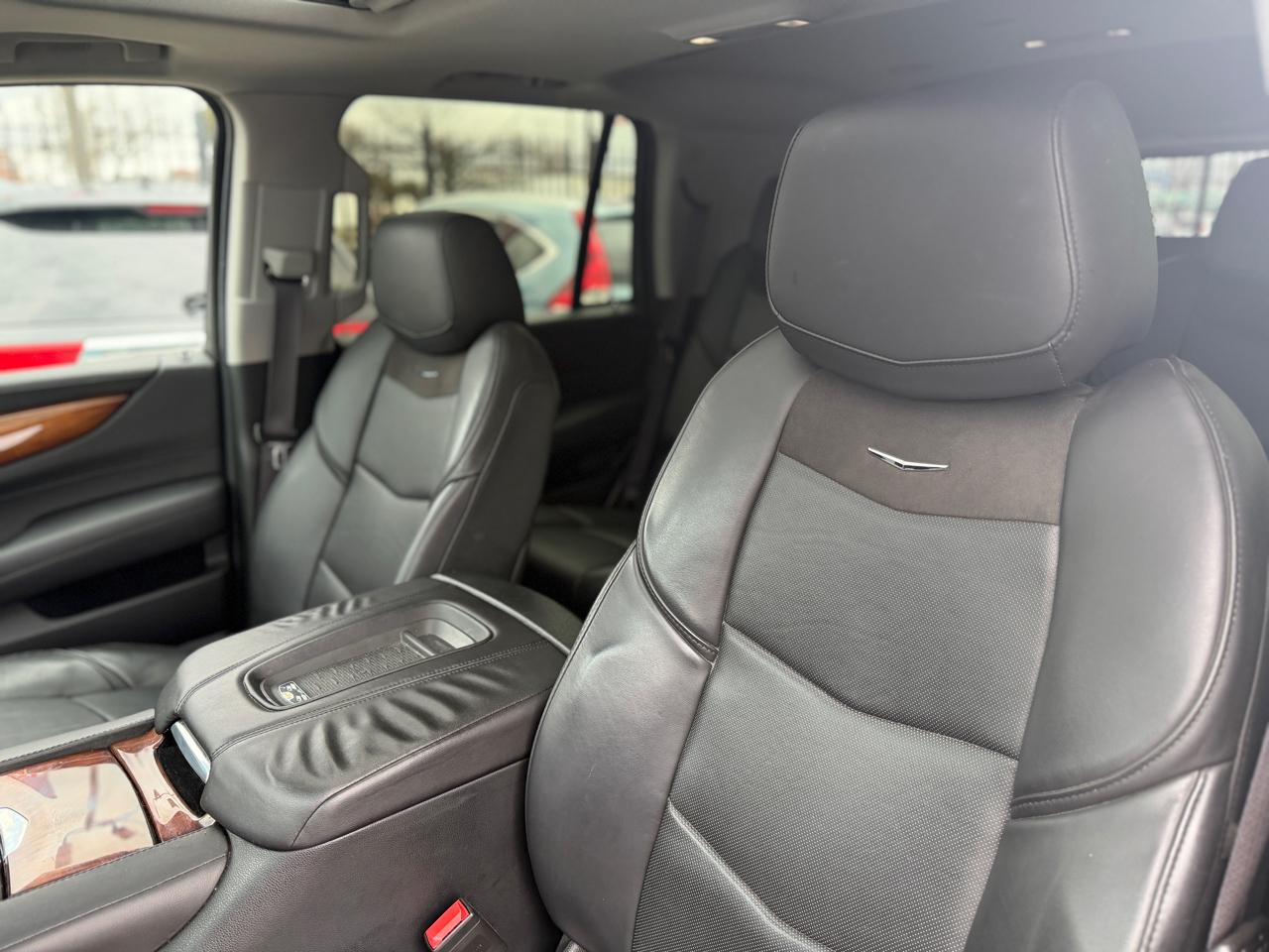 Cadillac Escalade Luxury 4WD 2015