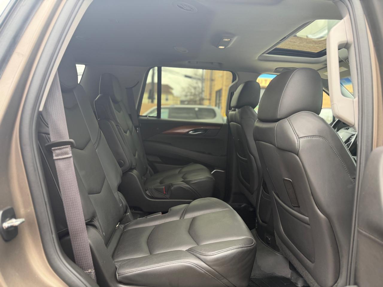 Cadillac Escalade Luxury 4WD 2015