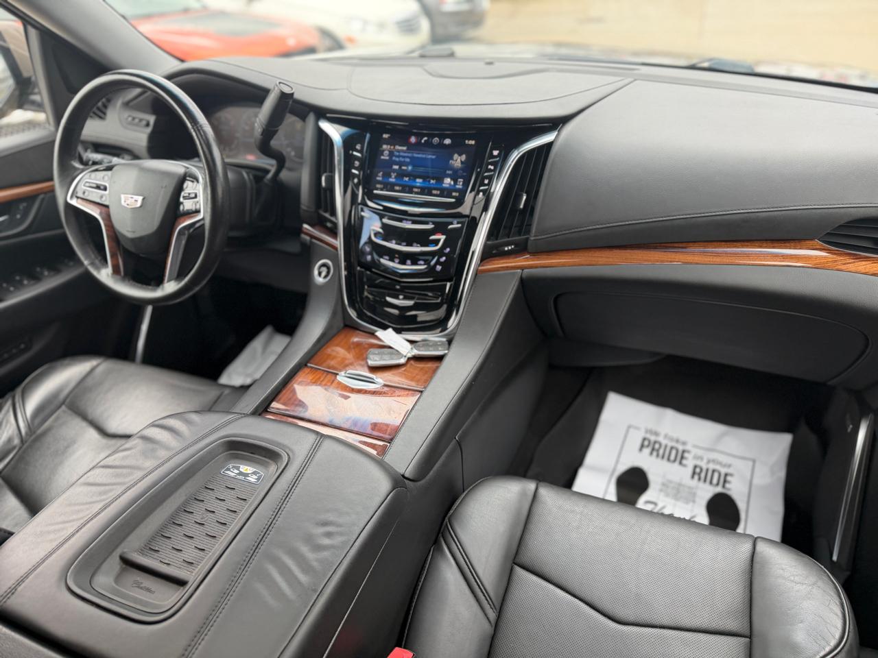 Cadillac Escalade Luxury 4WD 2015