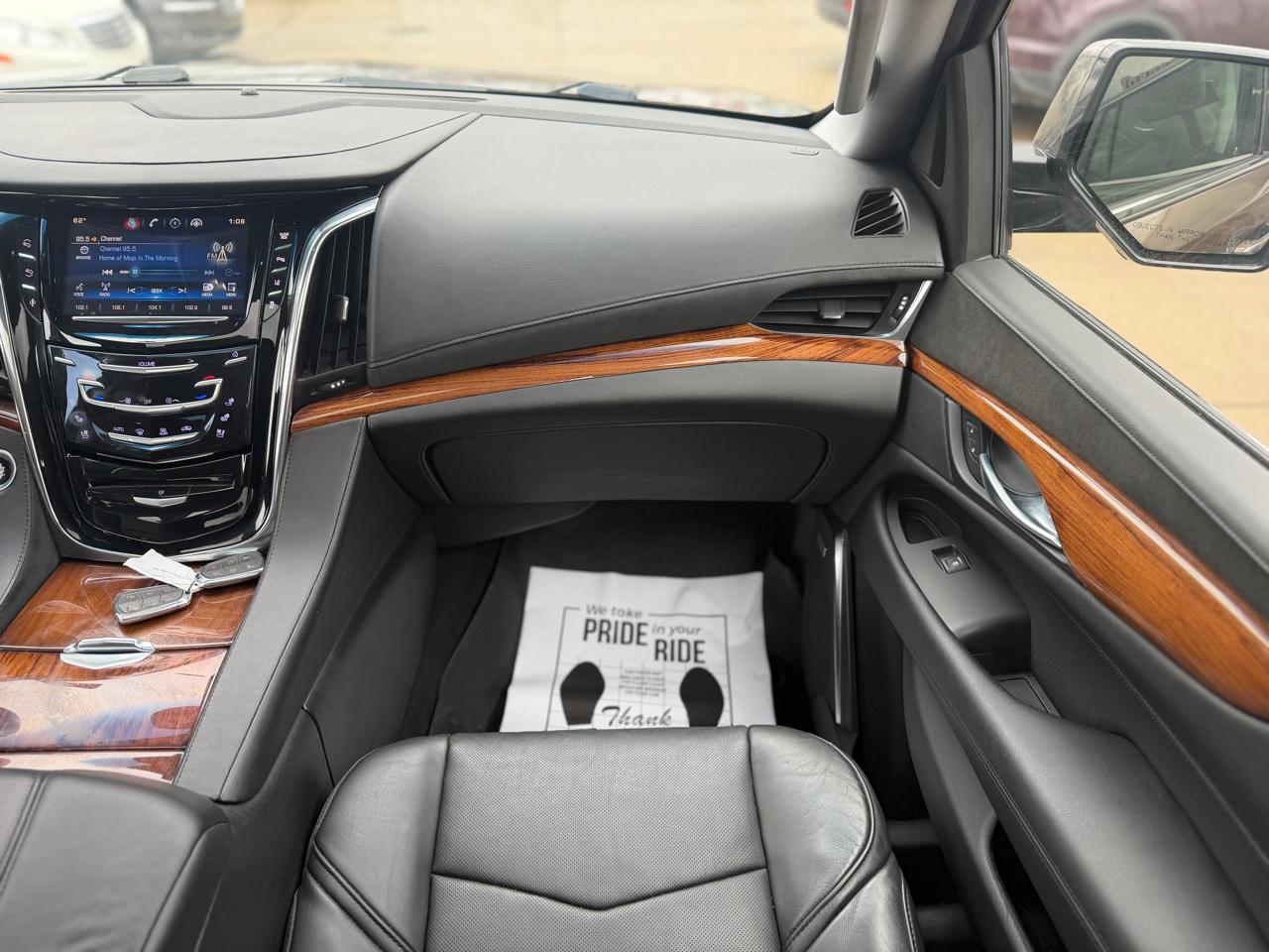 Cadillac Escalade Luxury 4WD 2015