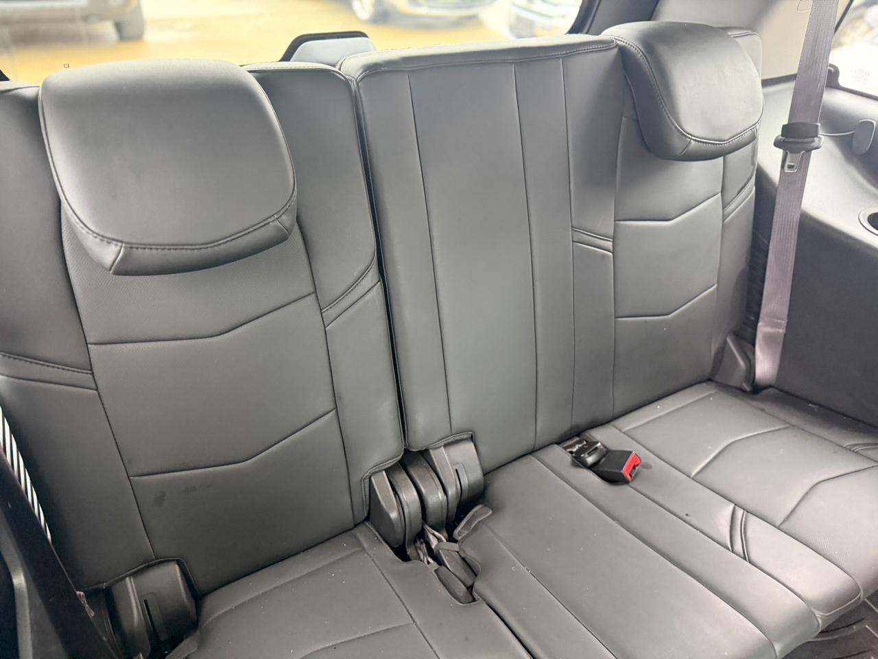 Cadillac Escalade Luxury 4WD 2015