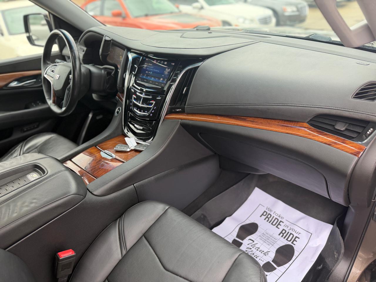 Cadillac Escalade Luxury 4WD 2015