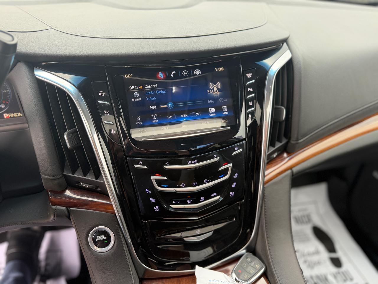 Cadillac Escalade Luxury 4WD 2015