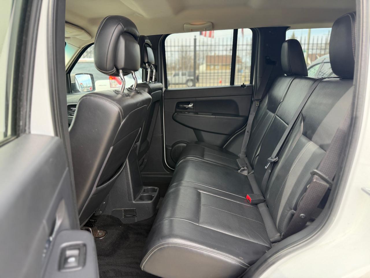 Jeep Liberty Limited 4WD 2012