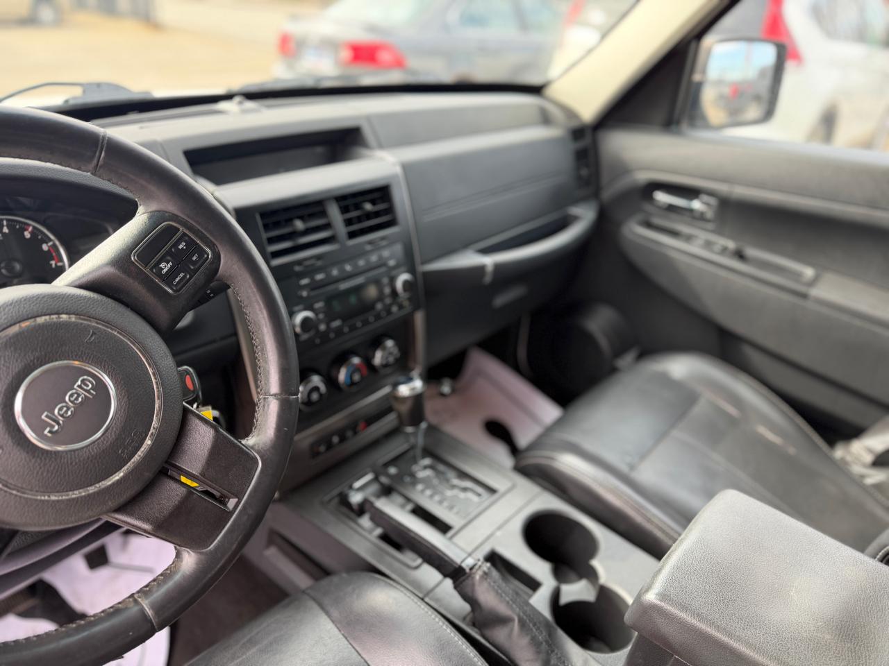 Jeep Liberty Limited 4WD 2012