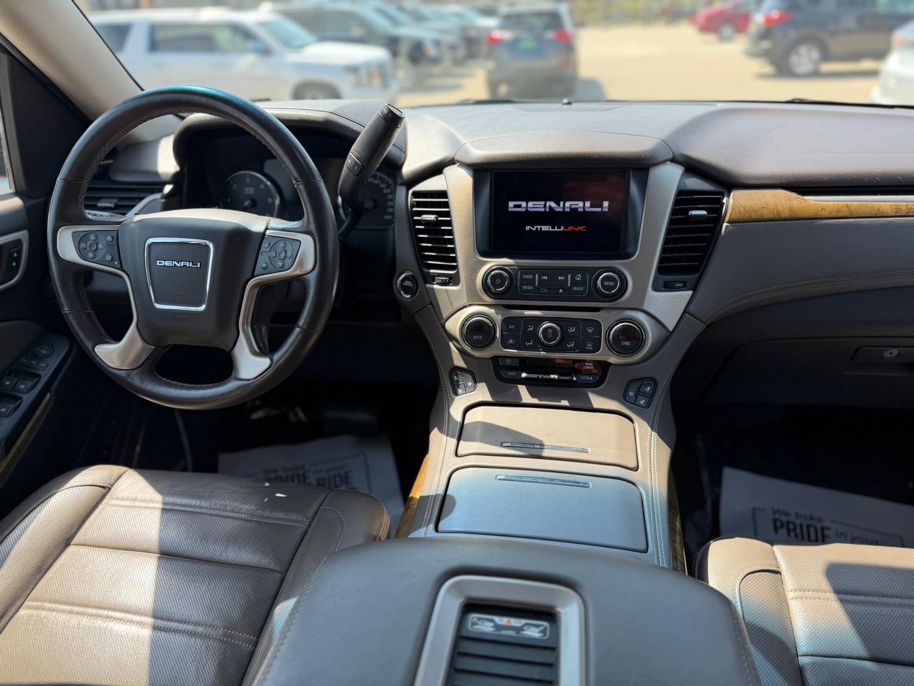 GMC Yukon XL Denali 2017