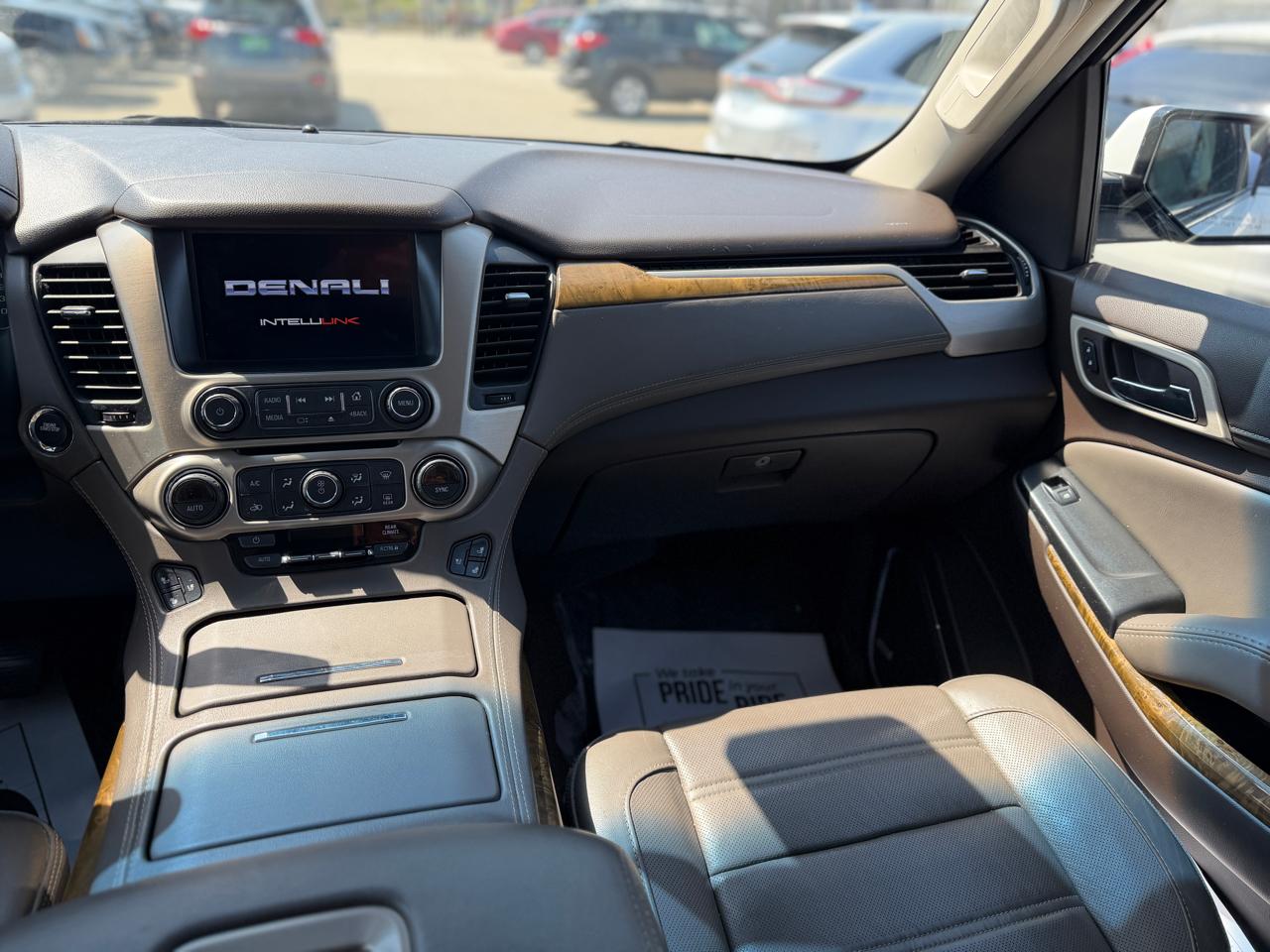 GMC Yukon XL Denali 2017