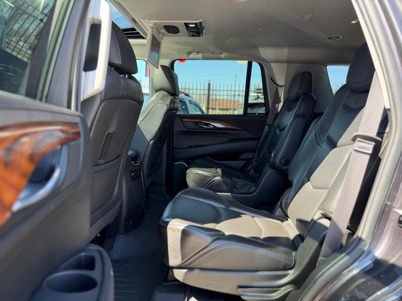 Cadillac Escalade Luxury 4WD 2015