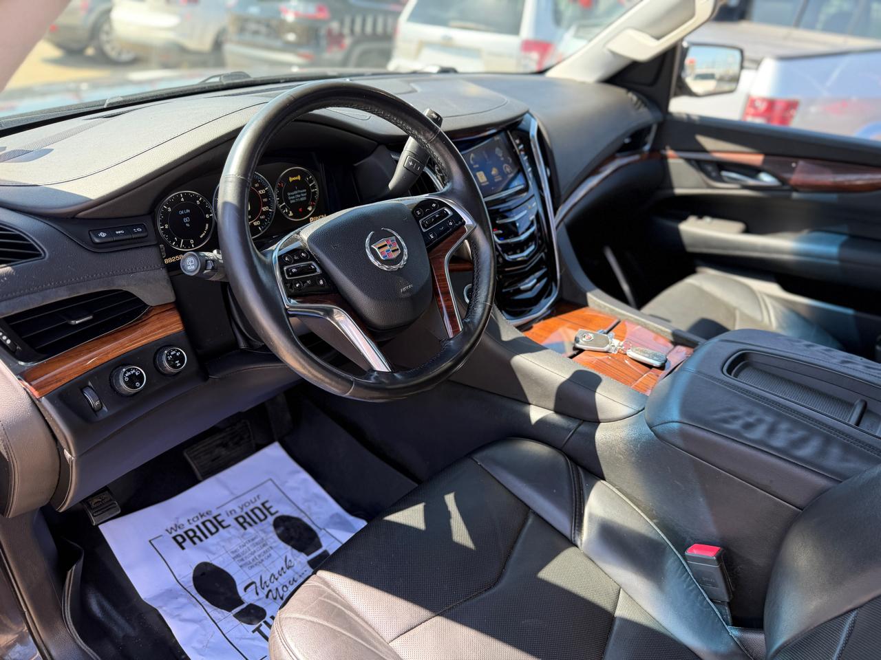 Cadillac Escalade Luxury 4WD 2015