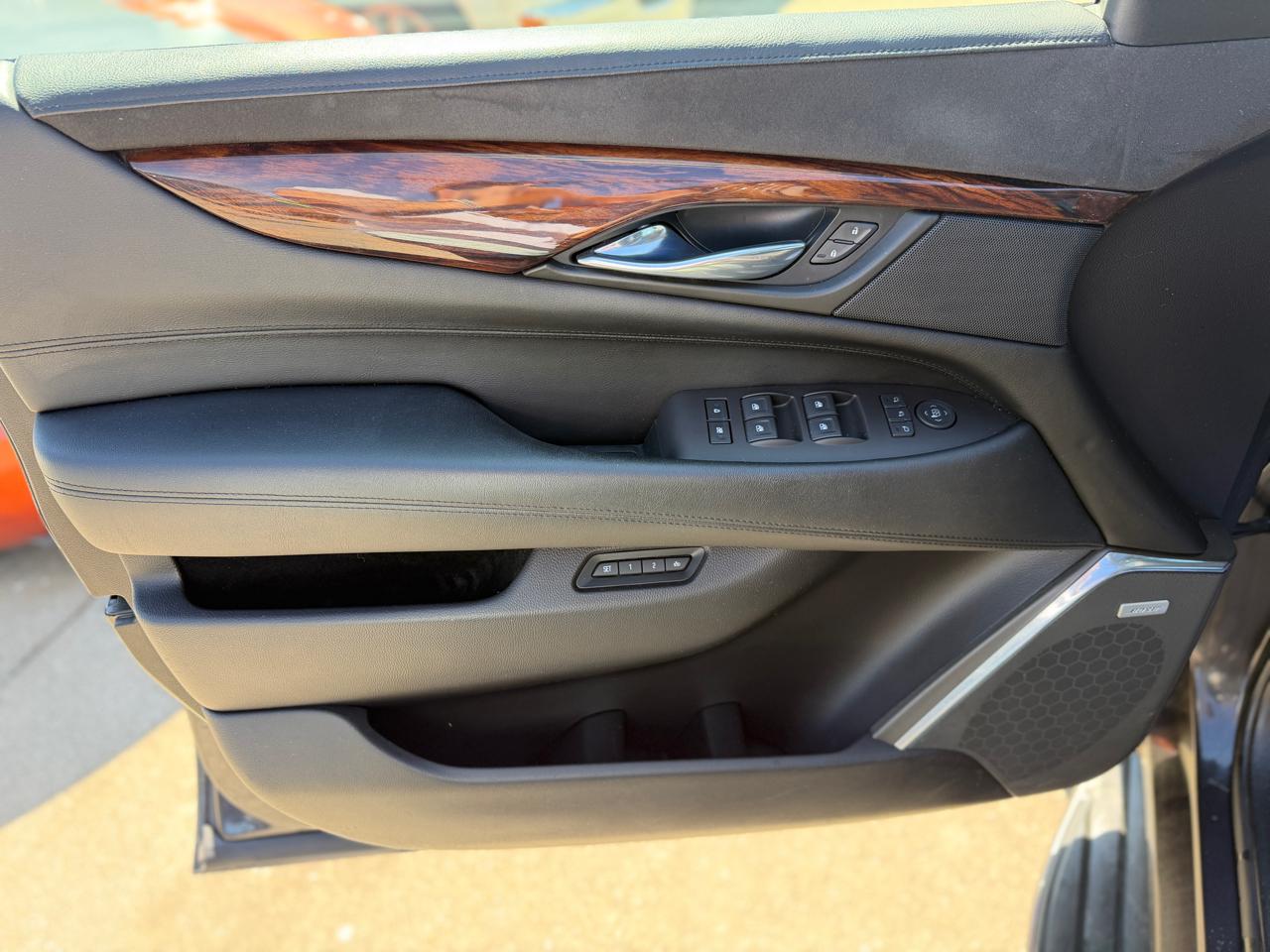 Cadillac Escalade Luxury 4WD 2015