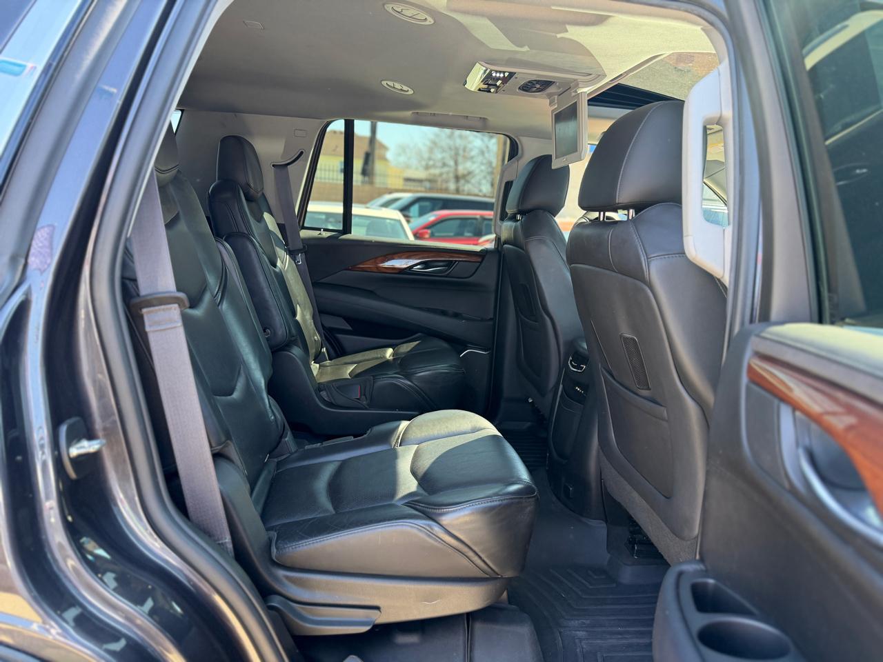 Cadillac Escalade Luxury 4WD 2015